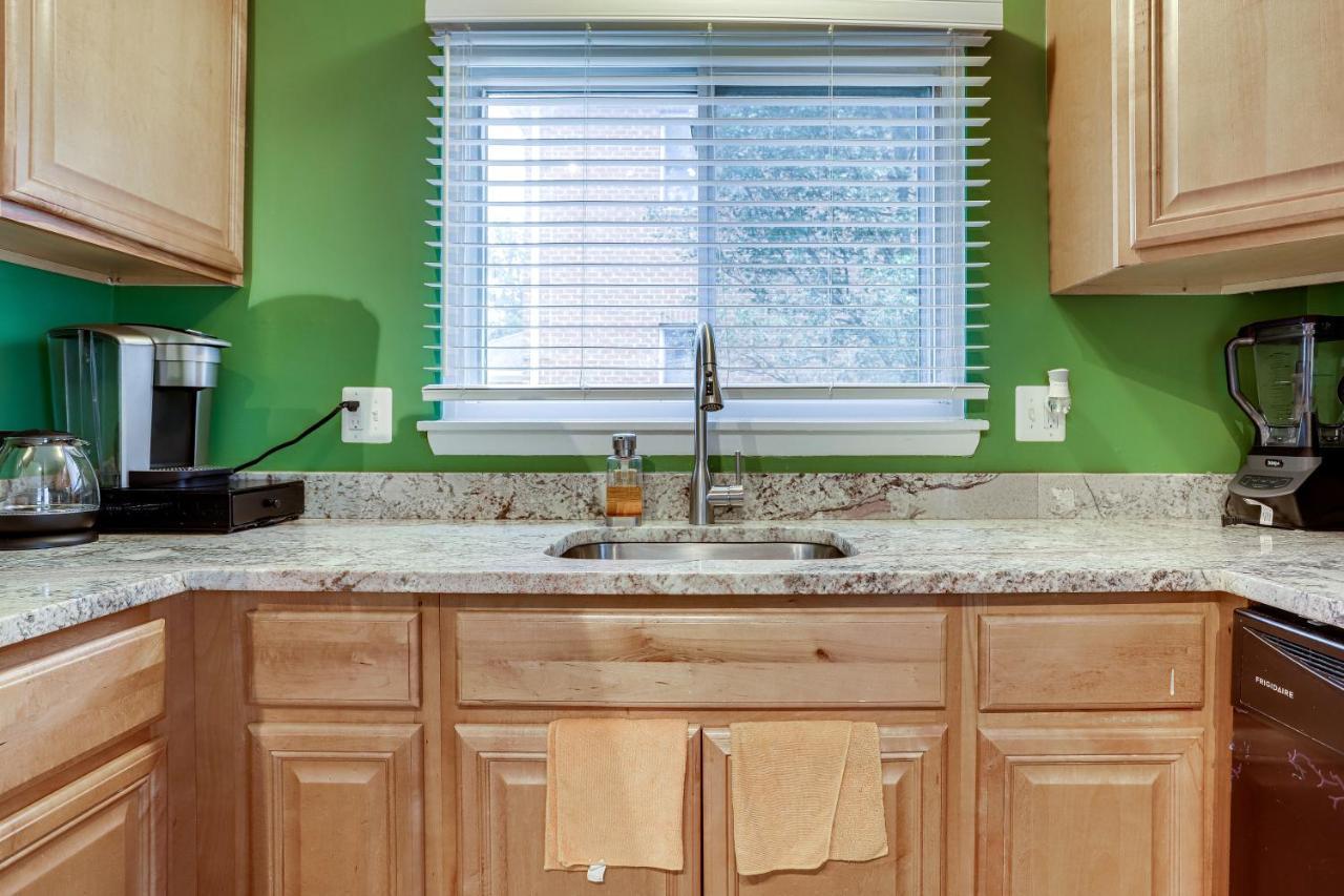 Escape To Our Cozy 3 Bed Rm 2 Bath Unit In Alexandria Va Villa Kültér fotó